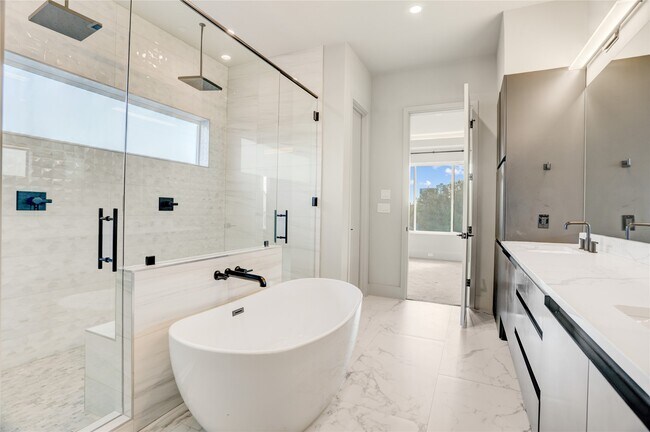 Building Photo - 1116 Peden St