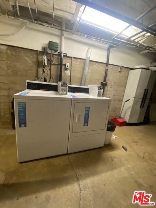 Building Photo - 1600 N Martel Ave