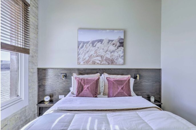 Building Photo - 118-120-120 N LBJ Dr