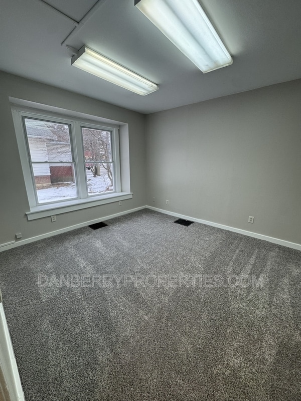 Building Photo - 929 Tiffin Ave