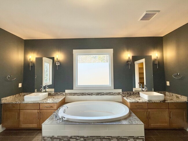 Building Photo - Modern 3BD, 3.5BA Raleigh Home on a Corner Lot with a 2-Car Attached Garage & Private Backyard in...