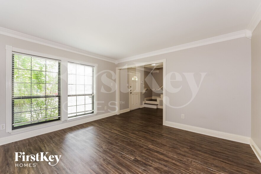 Building Photo - 213 Ripplewood Dr
