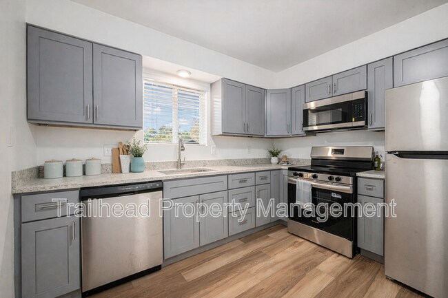 Building Photo - 7801 W 83rd St