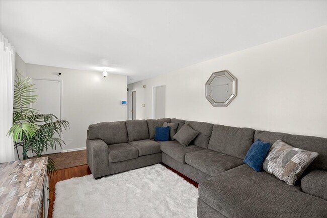 Building Photo - 354 Burncoate Dr