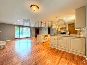 Building Photo - Entertainers Dream Home