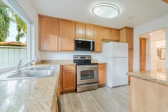 Building Photo - 615 Fredricks Ave