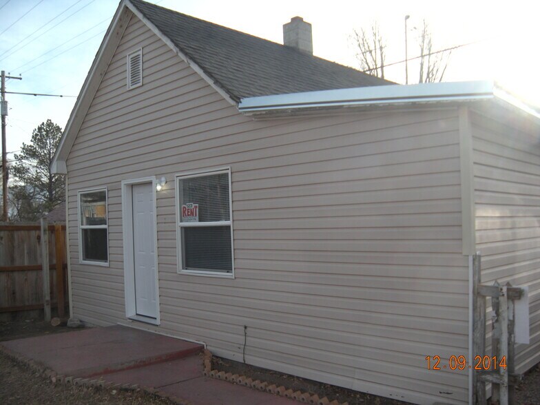 Building Photo - 935 Hayes N Ave