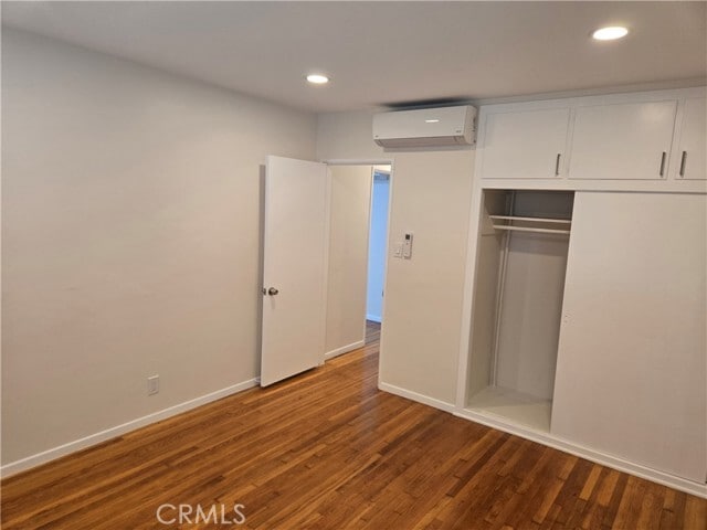 Building Photo - 14001 Dunrobin Ave