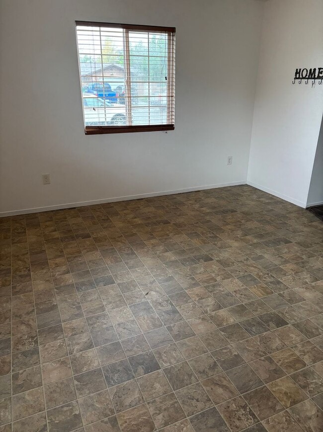 Building Photo - 3BED/2BA HOME IN GRIDLEY