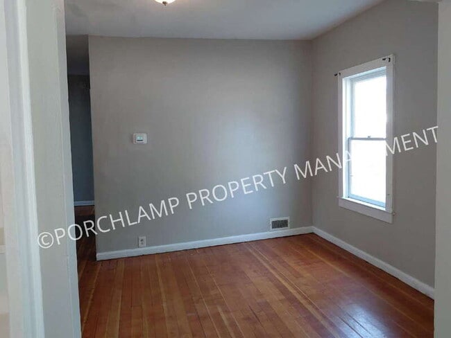Building Photo - 319 E Forest Ave