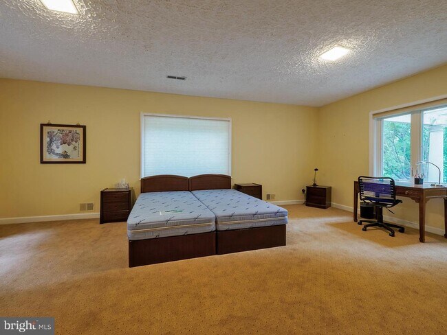 Building Photo - 6513 Kenhill Rd