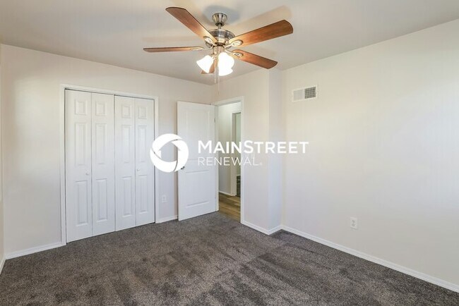 Building Photo - 3 Bedroom Pet-Friendly Home in KANSAS CITY, MO with Main Street Renewal