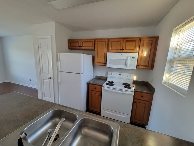 Building Photo - 6446 Swallowtail Dr