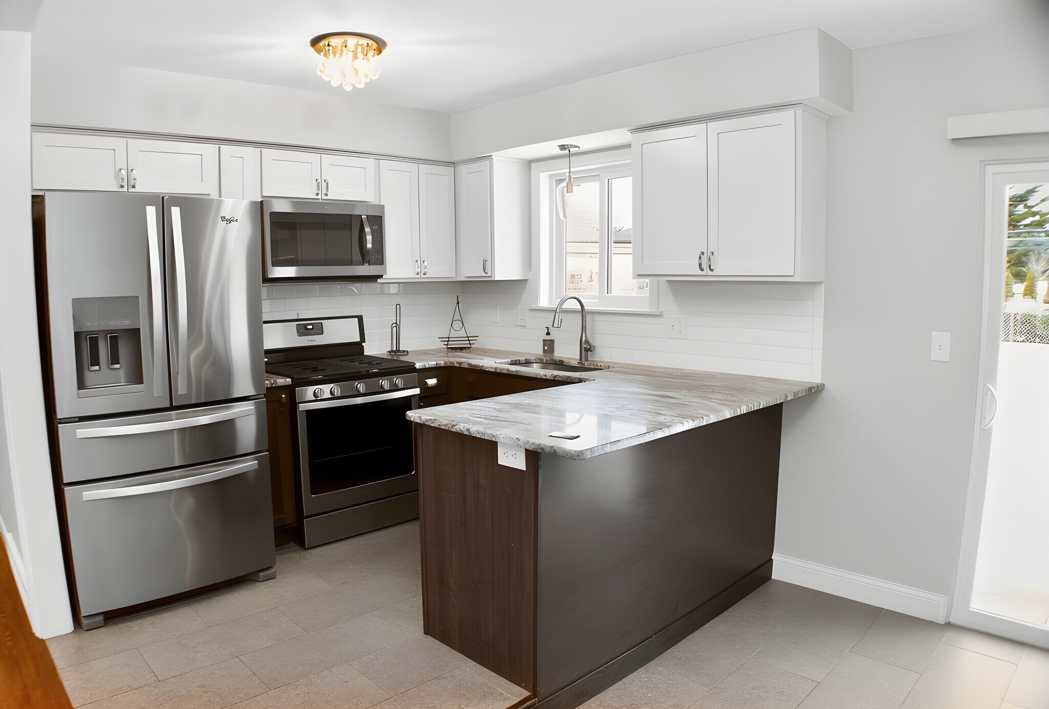 Building Photo - 9768 Lincoln Ct