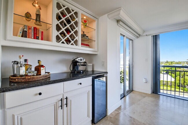 Building Photo - 2780 S Ocean Blvd