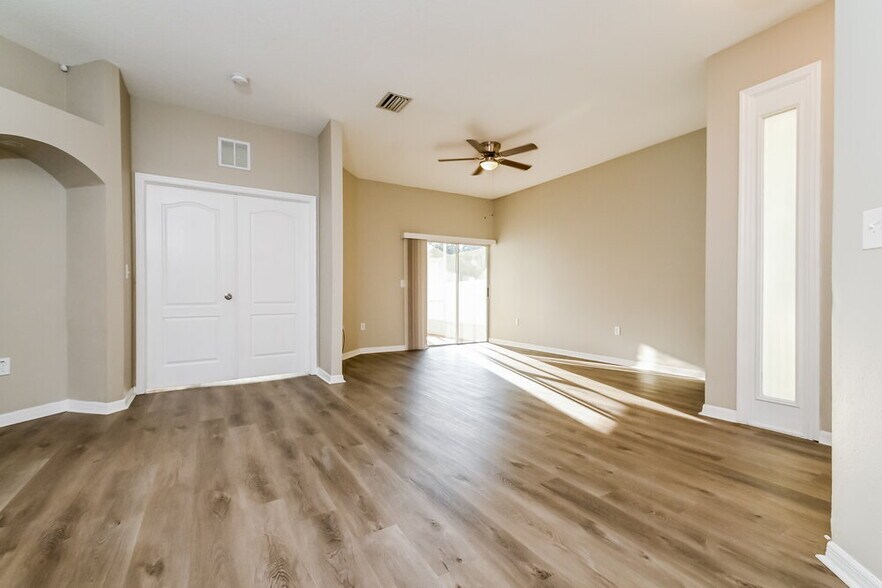 Building Photo - 6150 Kiteridge Dr