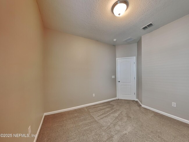 Building Photo - 164 Bloomfield Wy