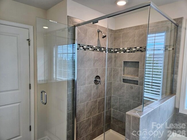 Building Photo - 1127 Walbury Hl