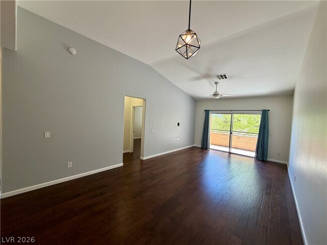 Building Photo - 704 Peachy Canyon Cir