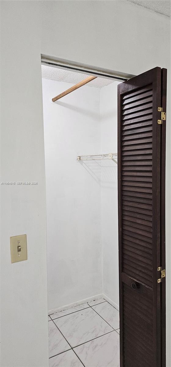 Building Photo - 6899 Pembroke Rd