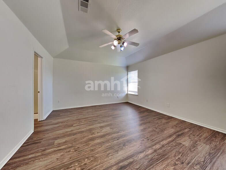 Building Photo - 824 Wilderness Pass