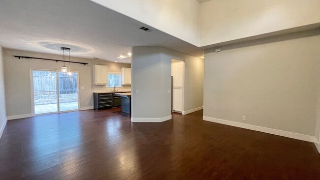 Building Photo - Single Level 4-Bedroom with 3-Car Garage in Berry Gardens