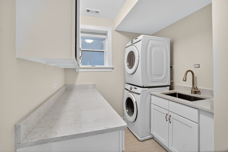 Laundry, Storage and Secondary Sink - 2703 W Ardmore Ave