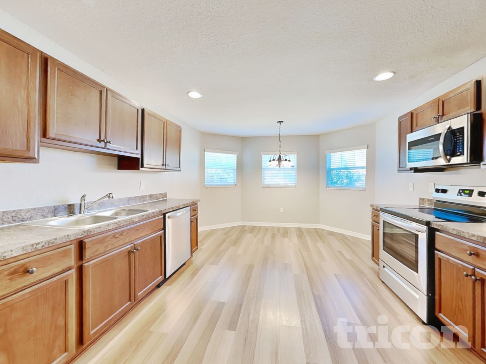 Building Photo - 77 Lake Ring Dr