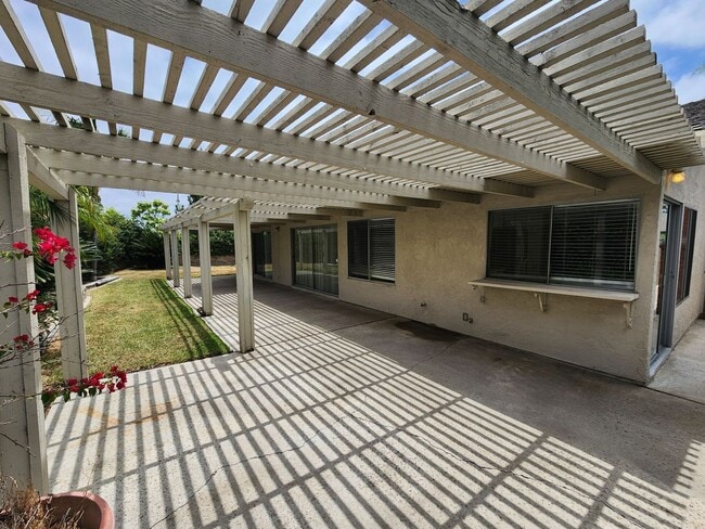 Building Photo - Beautiful Single Story in Mission Viejo