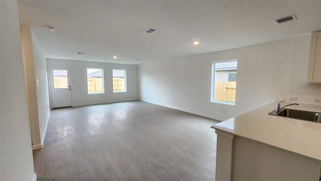 Building Photo - 16202 Rustic Pr Dr