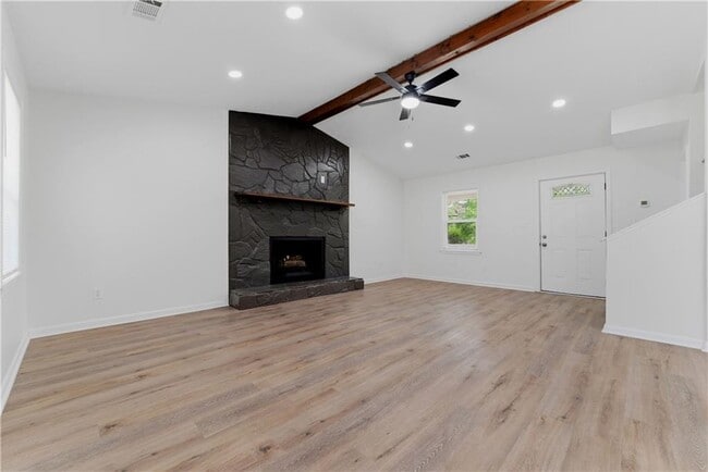 Building Photo - 5081 Hubert Dr