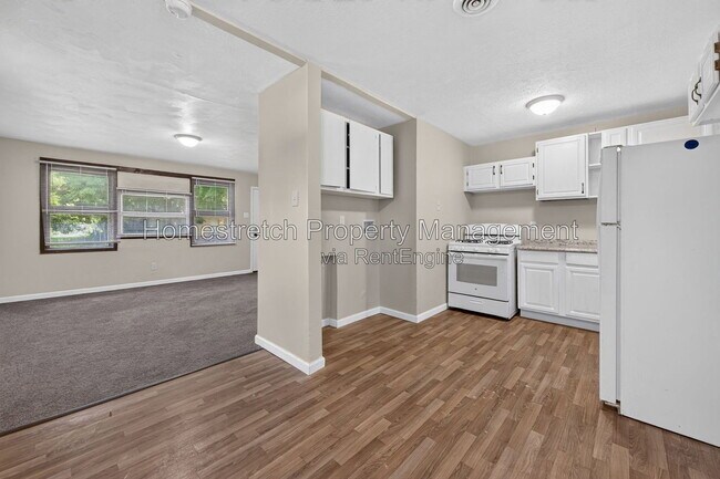 Building Photo - 6 Amelia Dr