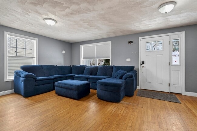 Building Photo - 74 Linwood St