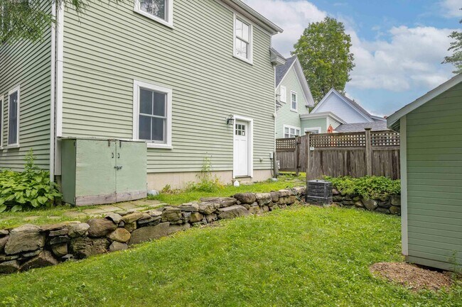 Building Photo - 699 Middle Street