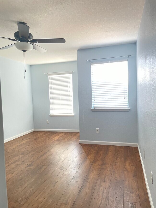 Building Photo - 16206 Raceway Downs