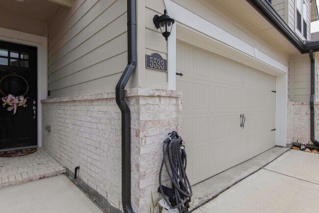 Building Photo - 5533 Evanston Ln