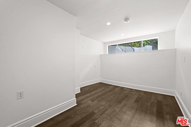 Building Photo - 1539 Viewsite Dr