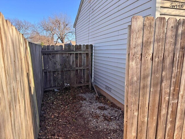 Building Photo - 2939 Parish St