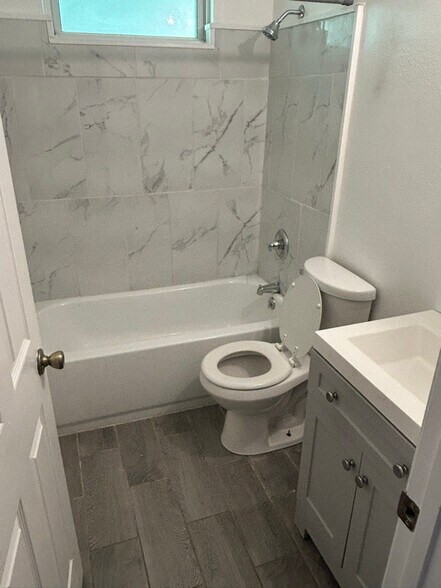 Building Photo - 4509 Rosemont Pl