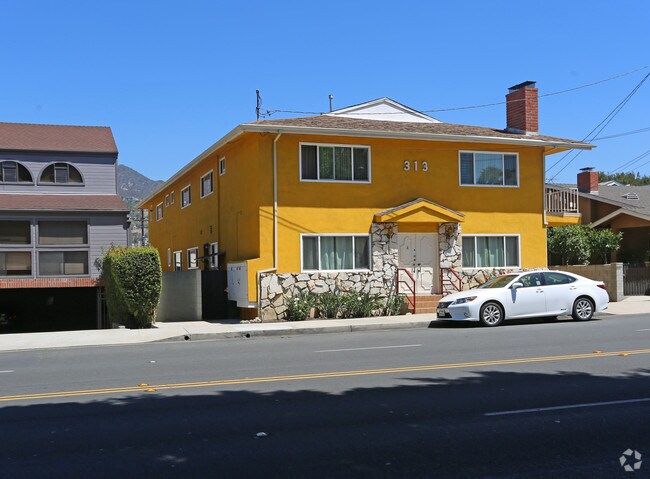 Primary Photo - 313 E Glenoaks Blvd