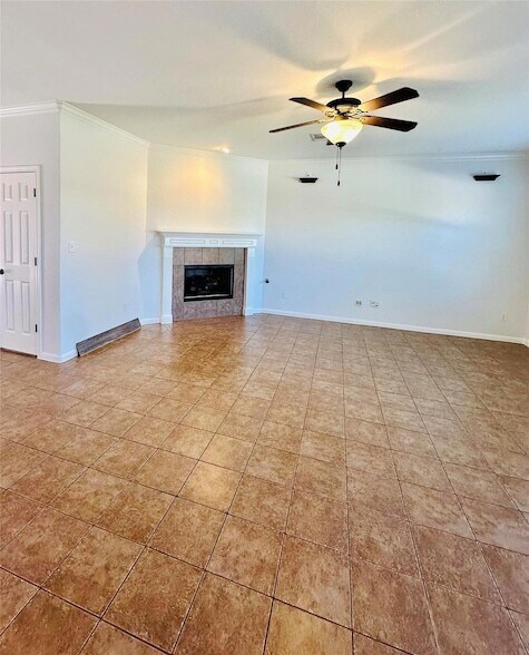 Building Photo - 2800 Canyon Valley Run
