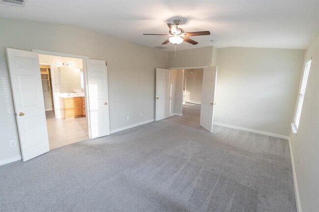 Building Photo - 10920 Quarry Oaks Trail