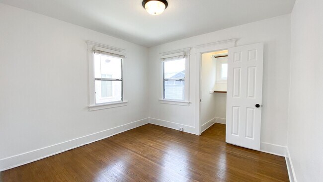Building Photo - 2BD/1BA Charming Bungalow in Belmont Heights