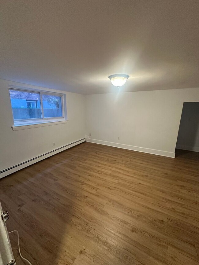 Building Photo - 2bed in Brighton