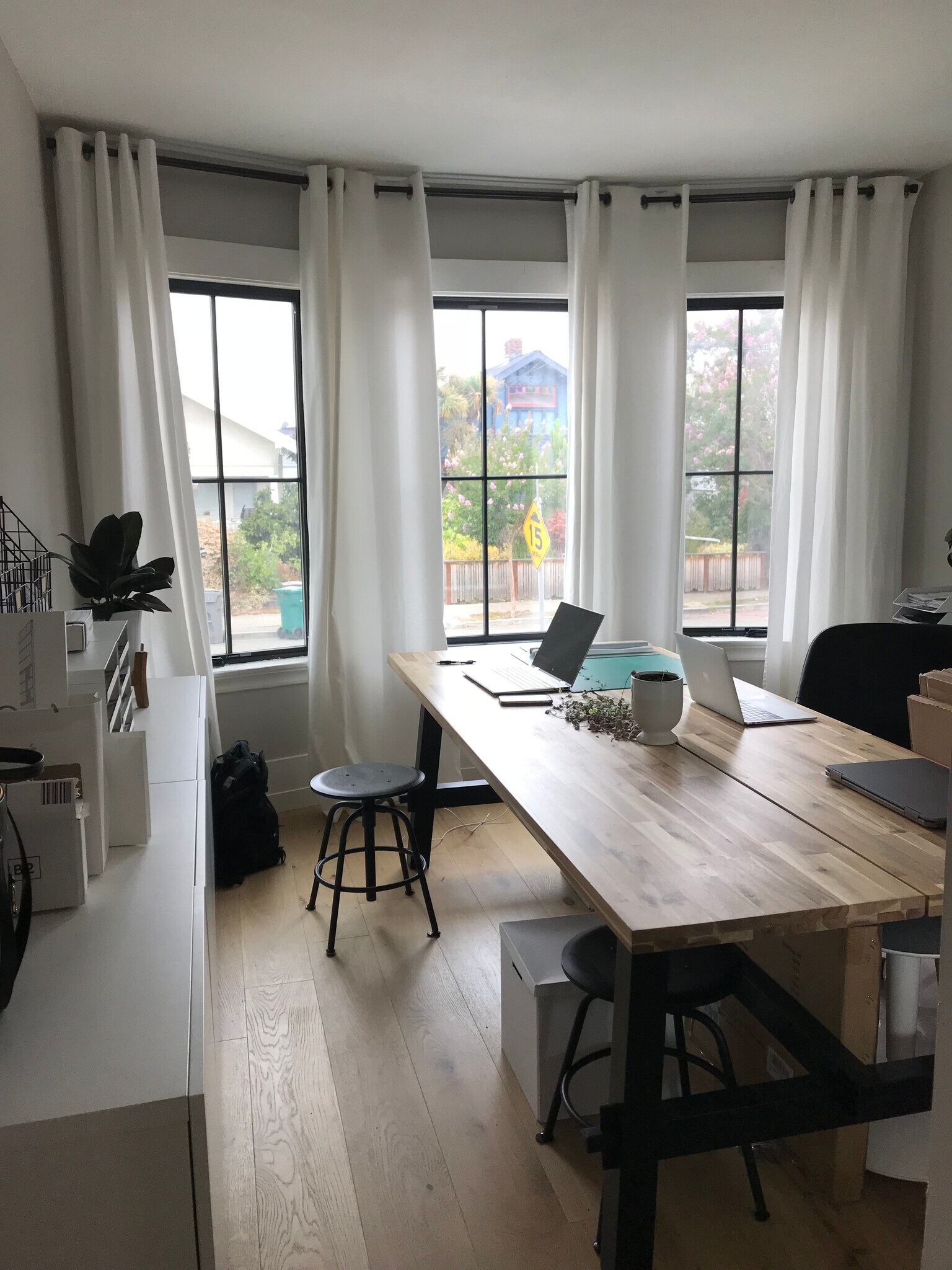 Building Photo - 861 Aileen St