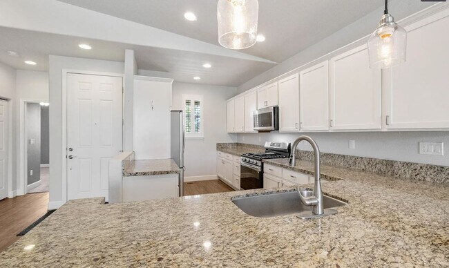 Building Photo - 845 Squaw Creek Ct
