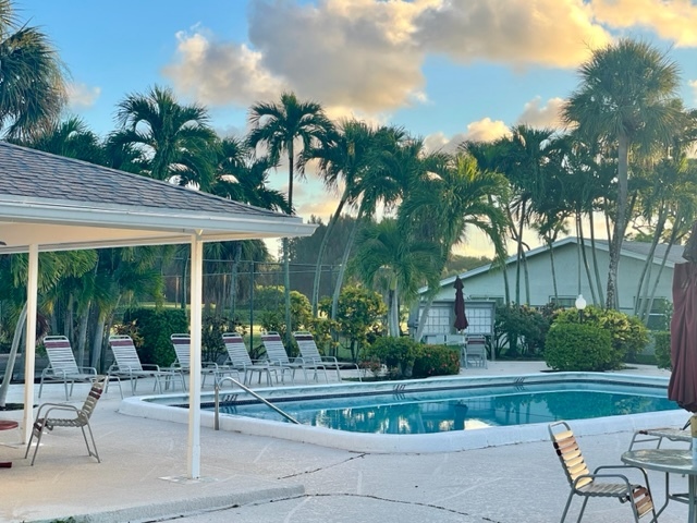 pool area - 2405 Lowson Blvd