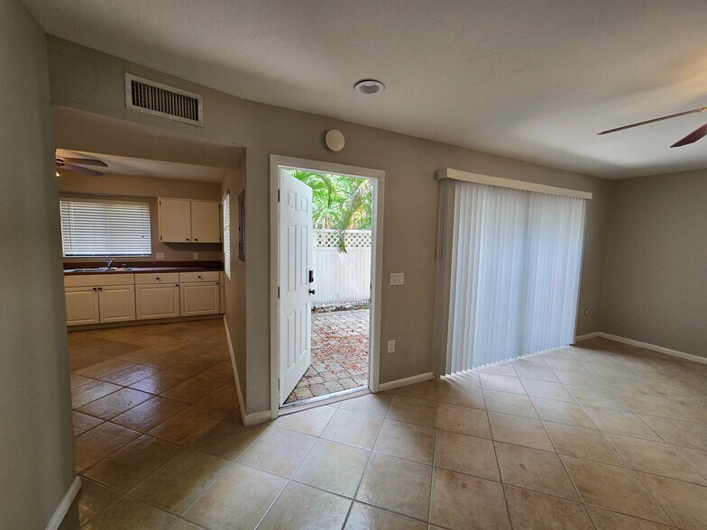 Building Photo - 7752 Tamara Lee Ct