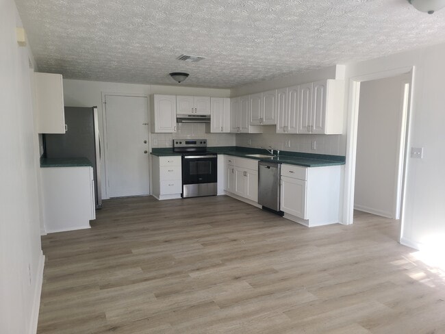 Building Photo - 6945 Cinderella Rd