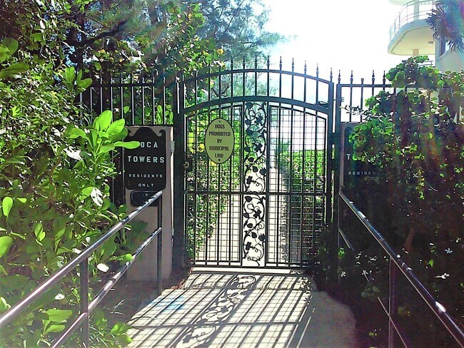 Building Photo - 2121 N Ocean Blvd